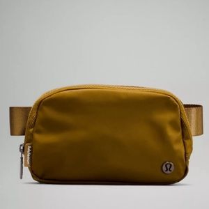 NWT Lululemon Everywhere Belt Bag